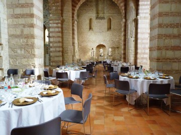 https://reservation.destination-angers.com/medias/images/prestataires/2747767-collegiale_st_martin_1377480.jpg_5 Collégiale Saint-Martin