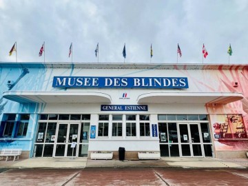 Musée des Blindés de Saumur - Entrée du musée_2 A. Genevaise